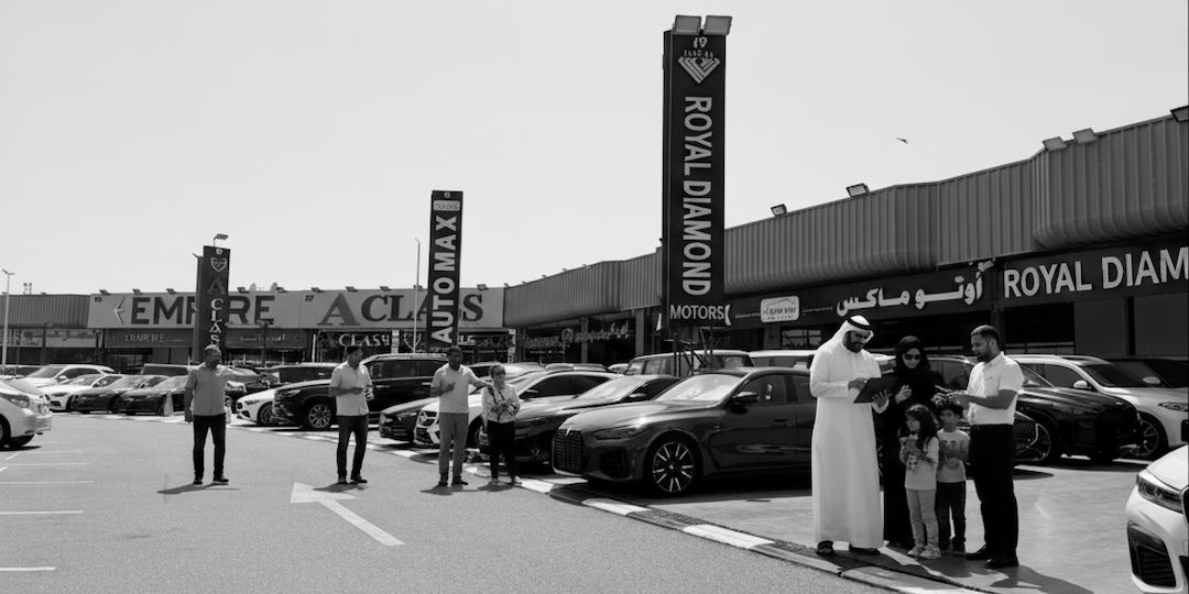 Dubai Auto Market photo 4
